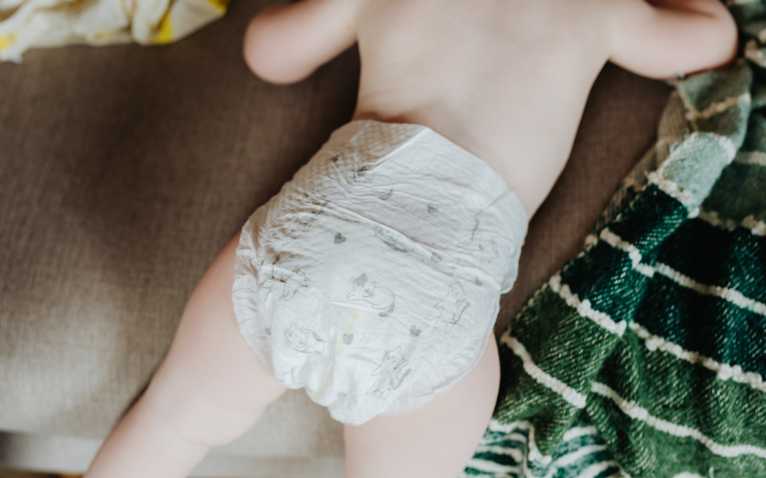 Comparing Cloth and Disposable Diapers: Factors to Consider for Your Baby’s Needs